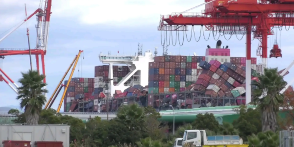 海运船公司去年海上丧失集装箱221个，，，，，，，，创最低纪录