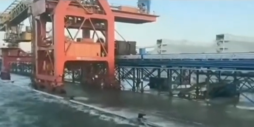 辽宁沿海口岸突发海水倒灌，，，，，，，，部分口岸暂停作业